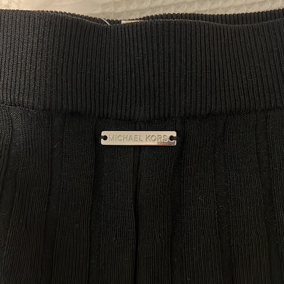 Selling brand new Michael Kors long skirt! - Picture 4 of 6